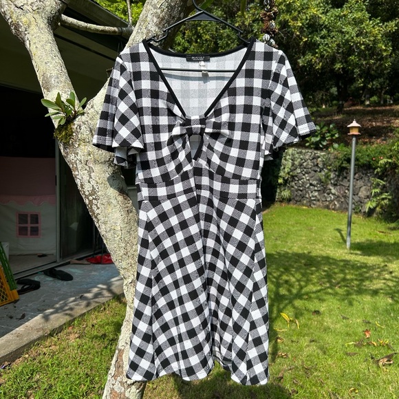 Dresses & Skirts - Black and white Gingham Dress sz L